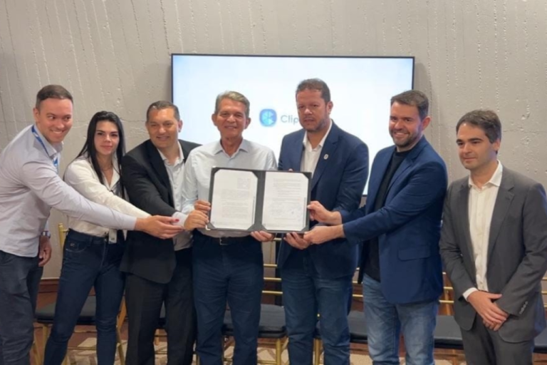 assinatura de contrato foz do iguaçu